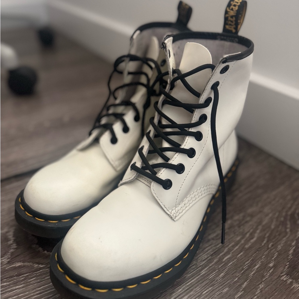 Classic 1460 Doc Martens boots white leather